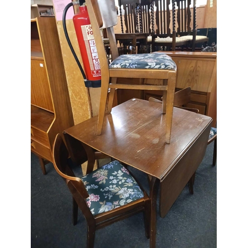 347 - RETRO DINING TABLE A/F WITH MATCHING 4 CHAIRS