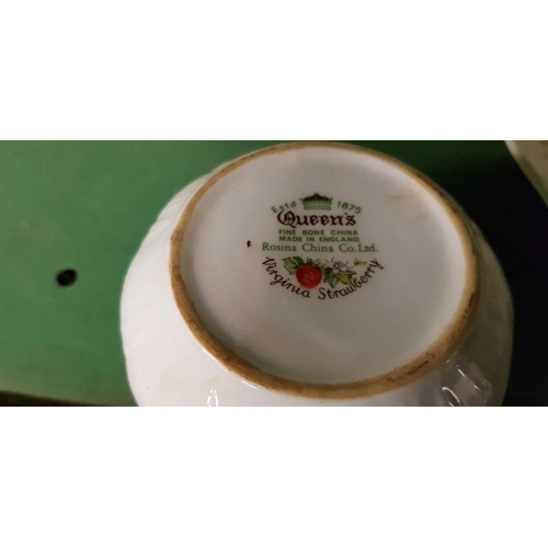 400 - QUEENS VIRGINIA STRAWBERRY PATTERNED CHINAWARE