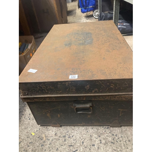 170 - METAL UNIFORM TRUNK WITH DAMAGED LATCH