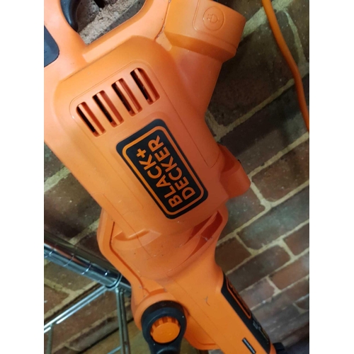 188 - BLACK& DECKER STRIMMER