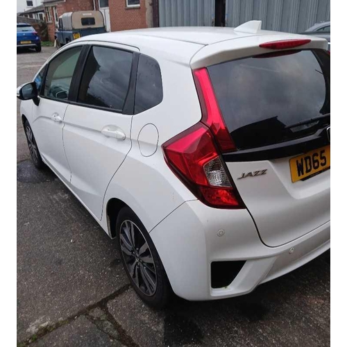 2 - WHITE HONDA JAZZ EX I-VTEC, REG : WD65 AUF, 5 DOOR HATCHBACK, PETROL, 2 KEYS, MILEAGE 6884, LOG BOOK... 