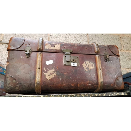 40 - VINTAGE TRAVEL TRUNK