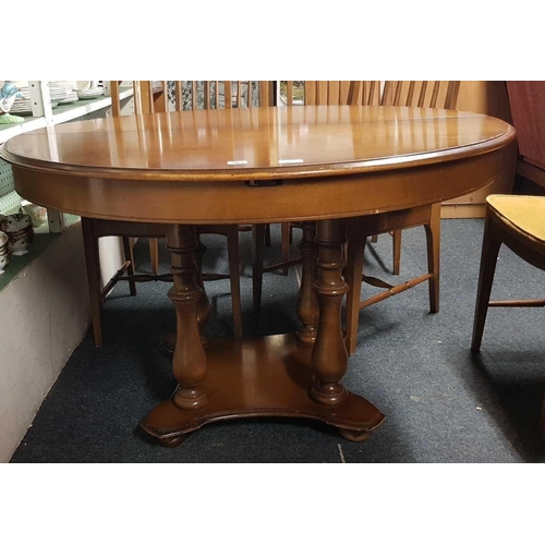 403 - ROUND EXTENDING DINNING TABLE WITH 6 MATCHING CHAIRS