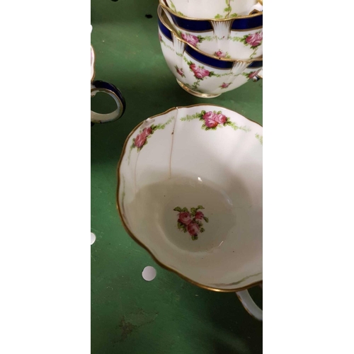 424 - SHELF OF CRESCENT TEA WARE