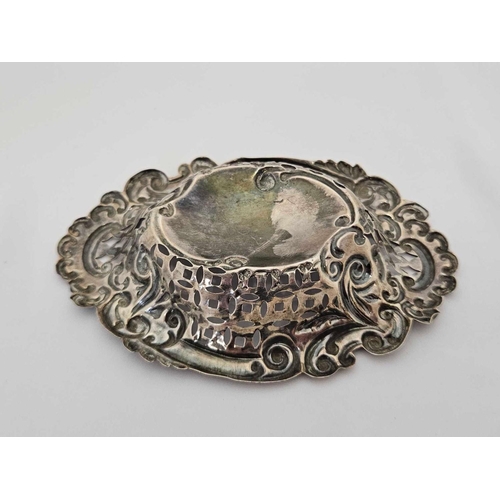 642 - A CHESTER SILVER BON-BON DISH 1909 BY WD