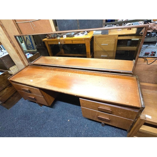 324 - RETRO DRESSING TABLE