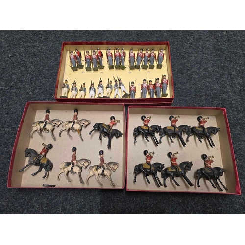 1009 - 3 TRAYS OF MISC MOUNTED SOLDIERS & NAPOLEON GUARD