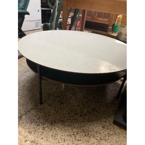 138 - LARGE CIRCULAR COFFEE TABLE