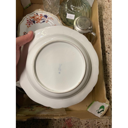 227 - CARTON OF VINTAGE PLATES ETC