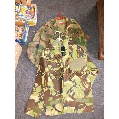 310 - QTY OF VARIOUS CAMOUFLAGE JACKETS INCL; COMBAT BODY,WAIST COAT,HOODED JACK, PARACHUTE JACKETS, PROTE... 