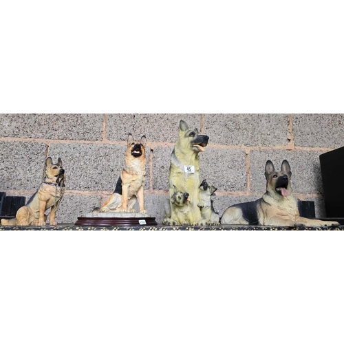 45 - SHELF WITH 4 GERMAN SHEPHERD ORNAMENTS