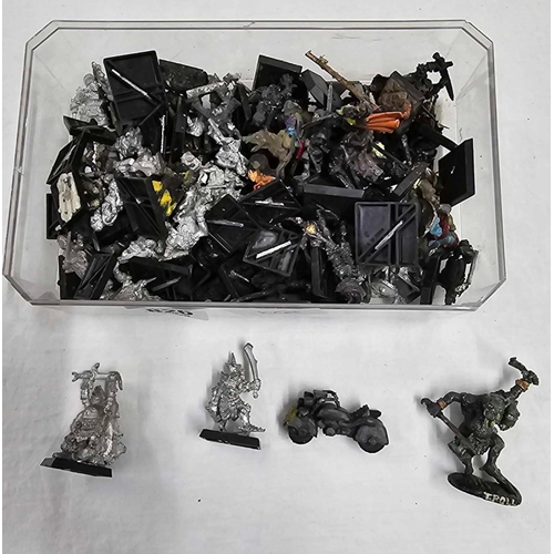 826 - TUB OF METAL WAR HAMMER FIGURES