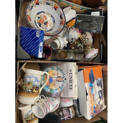 107 - 2 CARTONS OF MISC GLASSWARE, CANDLE HOLDERS, JUGS, BOWLS, CUPS & SAUCERS, A GIGA AIR WIRELESS OUTDOO... 