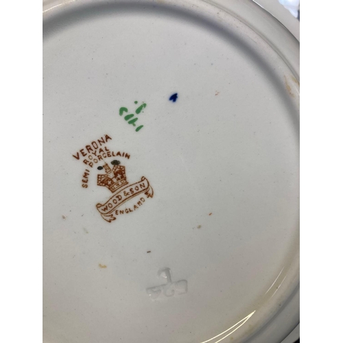 107 - 2 CARTONS OF MISC GLASSWARE, CANDLE HOLDERS, JUGS, BOWLS, CUPS & SAUCERS, A GIGA AIR WIRELESS OUTDOO... 