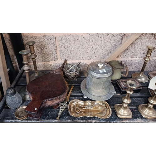 72 - SHELF OF MISC BRASS, PLATED ITEMS INCL; CANDLESTICKS, CANDLE SNUFFER & TRAY, FIRESIDE BELLOWS & OTHE... 