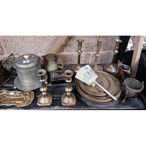 72 - SHELF OF MISC BRASS, PLATED ITEMS INCL; CANDLESTICKS, CANDLE SNUFFER & TRAY, FIRESIDE BELLOWS & OTHE... 