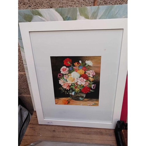 78 - QTY OF EMBROIDERED PICTURES, A WOODEN NOTE BOARD & OTHER MISC PICTURES