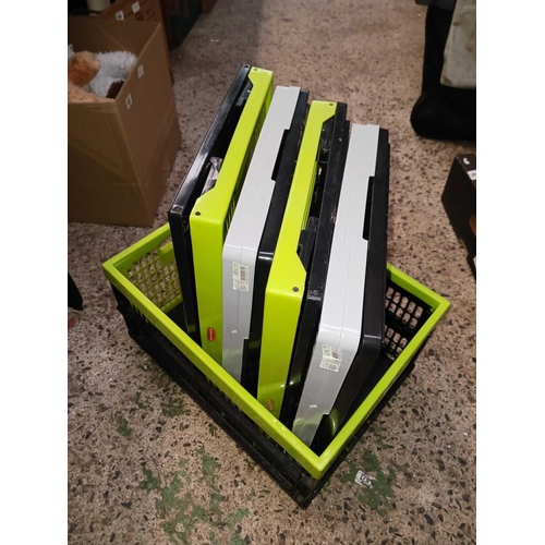 85 - 5 COLLAPSIBLE PLASTIC CRATES & 3 OTHERS IN WOOD