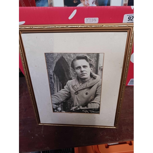 92 - CARTON OF MISC F/G PICTURES, PHOTO'S OF NAVAL SHIPS, A REPRO TITANIC SIGN & OTHER PICTURES