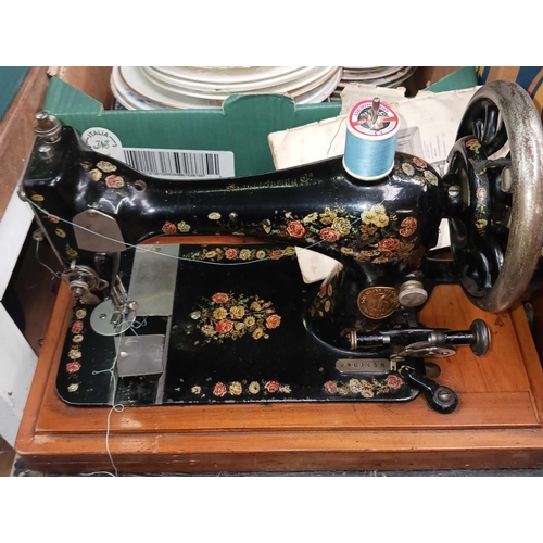 119 - VINTAGE SINGER HAND OPERATED SEWING MACHINE IN CASE