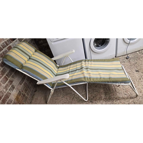 128 - GARDEN LOUNGER CHAIR WITH CUSHION