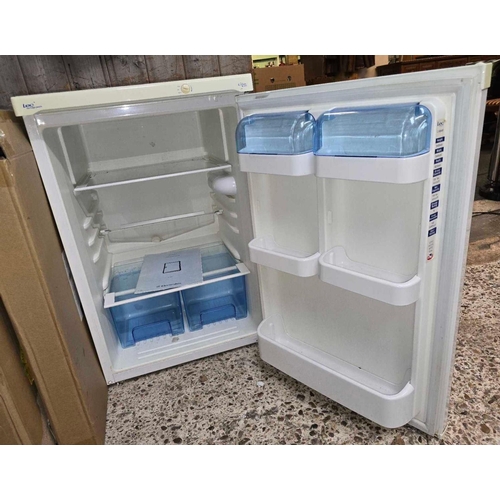 230 - LEC FRIDGE