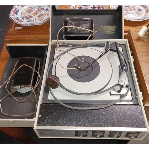 315 - VINTAGE RECORD PLAYER