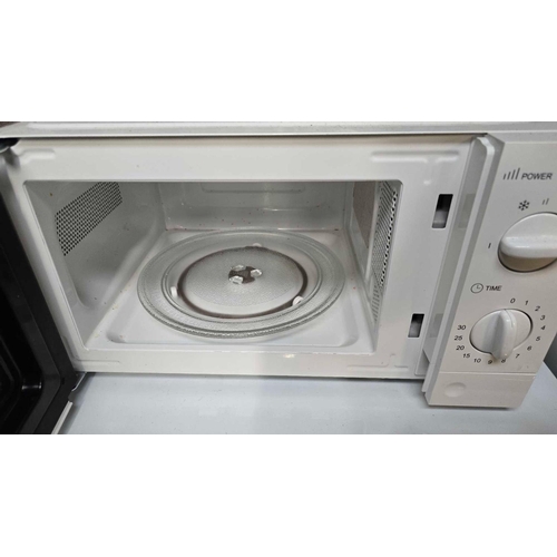 233 - HAMILTON BEACH MICROWAVE