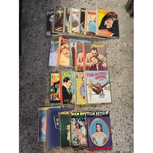 88 - CARTON WITH FILM ANNUALS, INCL; PICTURE SHOW ANNUALS 1932 - 1940