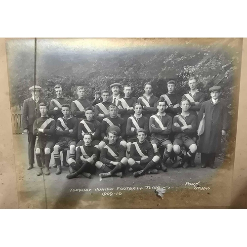 1006 - 2 F/G PHOTO'S, 1 OF TORQUAY JUNIOR FOOTBALL TEAM 1909  1910 & TORQUAY ATHLETIC RESERVES 1910 - 1911