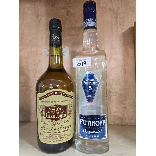 1019 - BOTTLE OF PUTINOFF VODKA & A BOTTLE OF DESSERT WINE