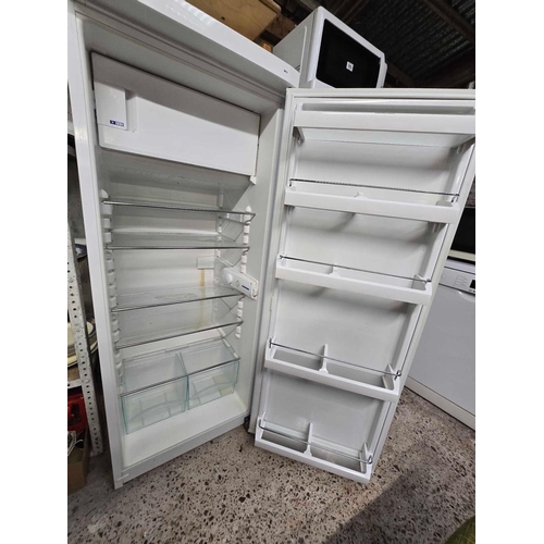 241 - LIEBHERR COMFORT FRIDGE FREEZER, DOOR HANDLE A/F