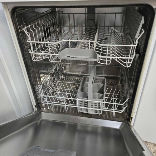 246 - BOSCH DISHWASHER (NEEDS ATTENTION)