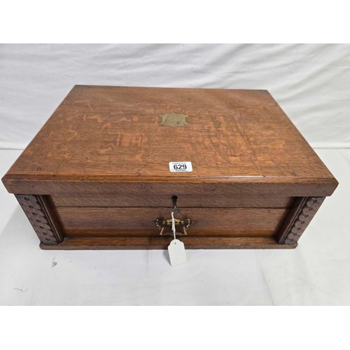 629 - GOOD OAK CANTEEN BOX WITH SELECTION OF MATCHING CUTLERY