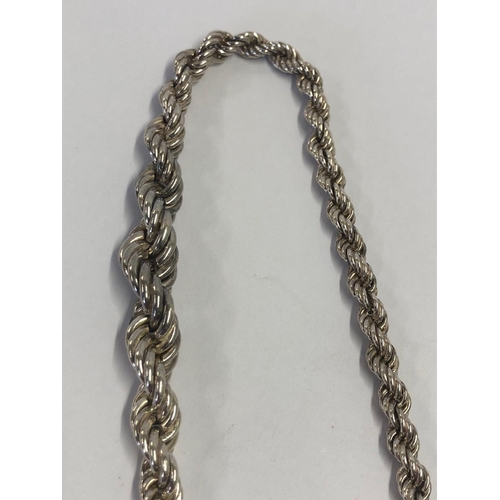 722 - A HEAVY SILVER GRADUATED ROPE TWIST NECKLACE