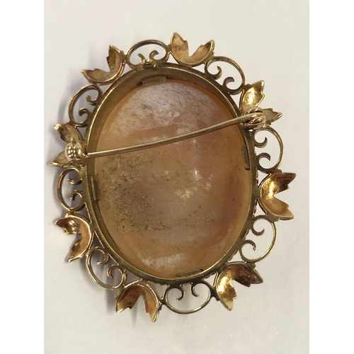 762 - A GOOD DEEPLY CARVED CAMEO SHELL BROOCH SET IN GOLD