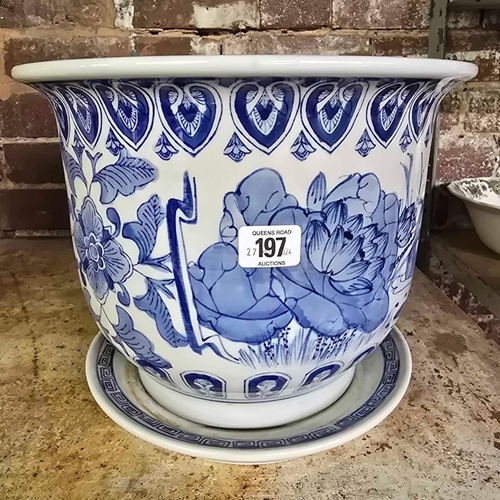 197 - BLUE & WHITE JARDINIERE A/F WITH CATCHER PLATE