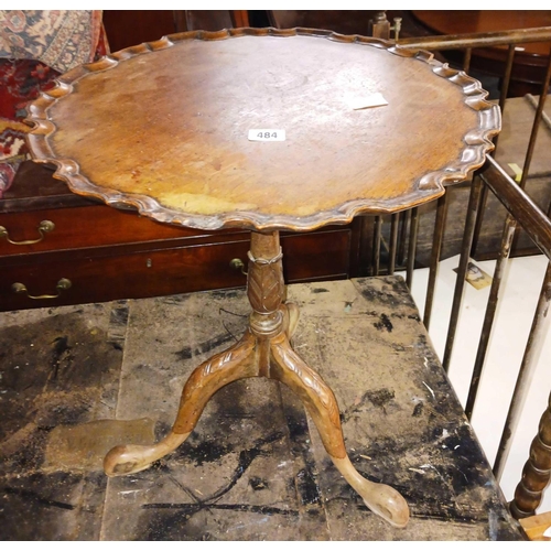 484 - MAHOGANY PIE CRUST EDGE TRIPOD WINE TABLE