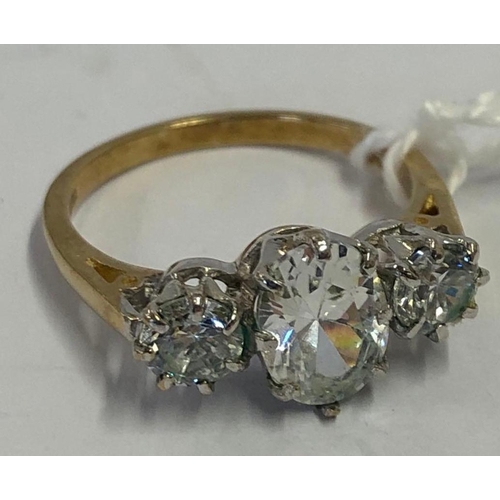 644 - A DECORATIVE 3 STONE RING SET IN 9ct, SIZE 'M'