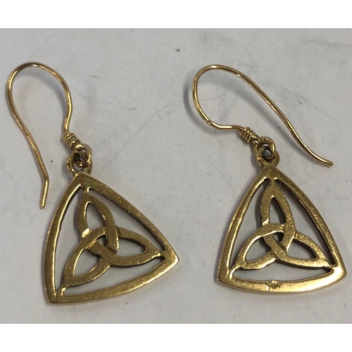 712 - A PAIR OF 9ct FANCY EARRINGS, 4g