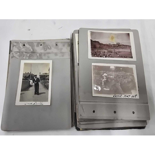 722 - SMALL QTY OF VINTAGE PHOTOGRAPHS