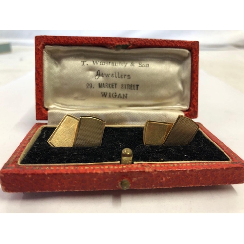 735 - A PAIR OF 9ct CUFF LINKS IN BOX