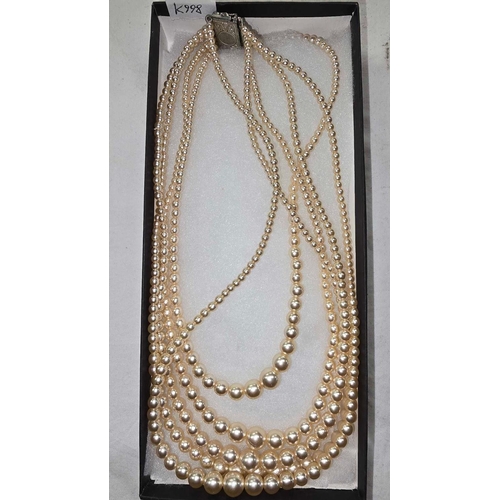 861 - 5 STRING NECKLACE OF IMITATION PEARLS