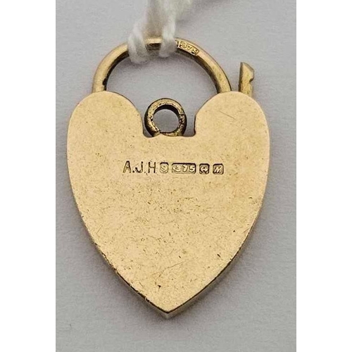 1013 - 9ct HEART SHAPED PADLOCK CLASP 2.3g