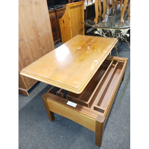 305 - SUTCLIFFE TEAK RETRO STORAGE COFFEE TABLE