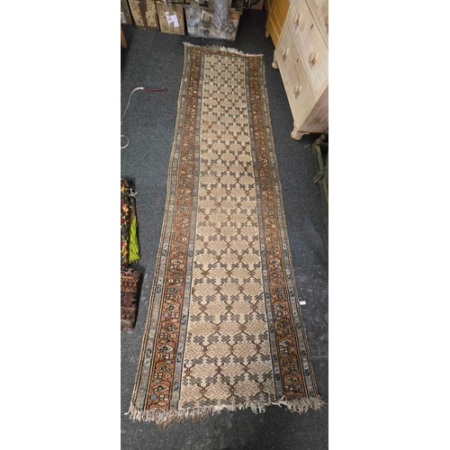 306 - 5 MIXED PATTERNED RUGS