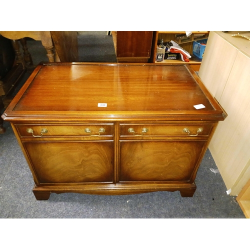 338 - MAHOGANY TV STAND WITH STORAGE BENEATH WITH 2 DOORS