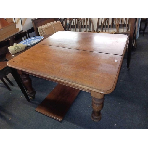 491 - ANTIQUE MAHOGANY DINING TABLE WITH EXTRA FLAP, 4ft 2'' SQ. WHEN UNEXTENDED