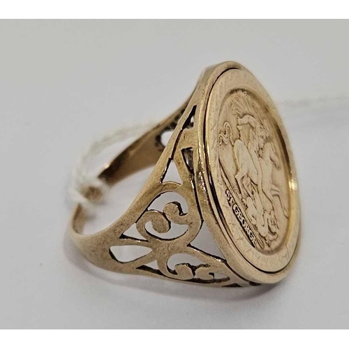 884 - A 9ct GOLD SOVEREIGN TYPE RING WITH ST GEORGE & DRAGON, 4.3g