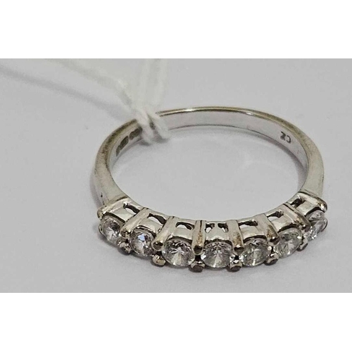 886 - 9ct 7 STONE DRESS RING 2.4g